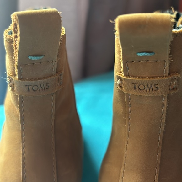 Tom’s women heeled ankle boots Exceelent used condition Carmel color  size 8 - Picture 3 of 6
